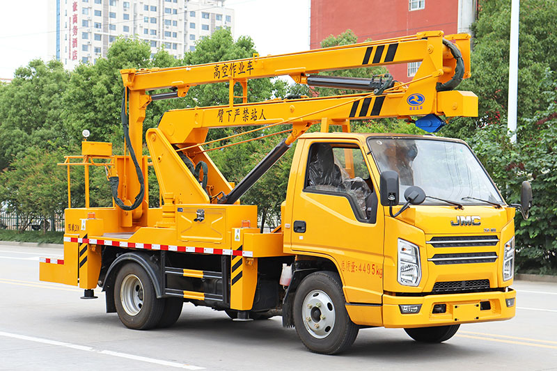 江鈴13.5米單排藍牌高空作業(yè)車