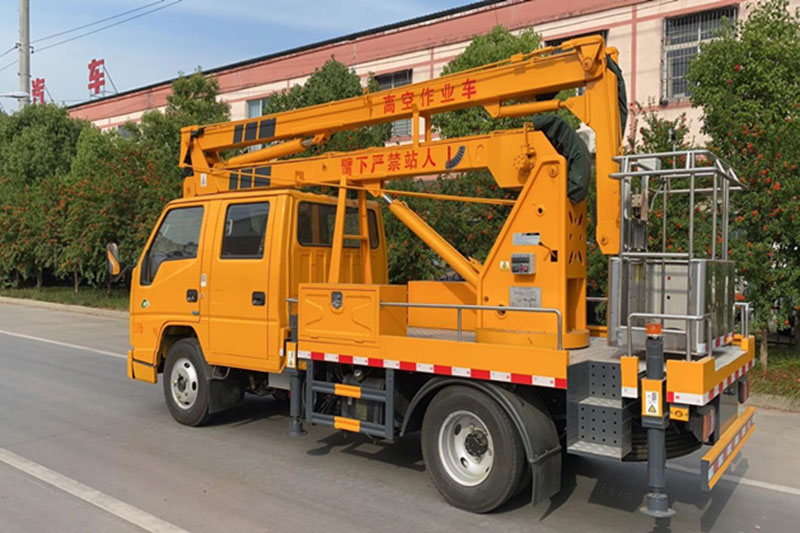 江鈴13米雙排藍牌高空作業(yè)車