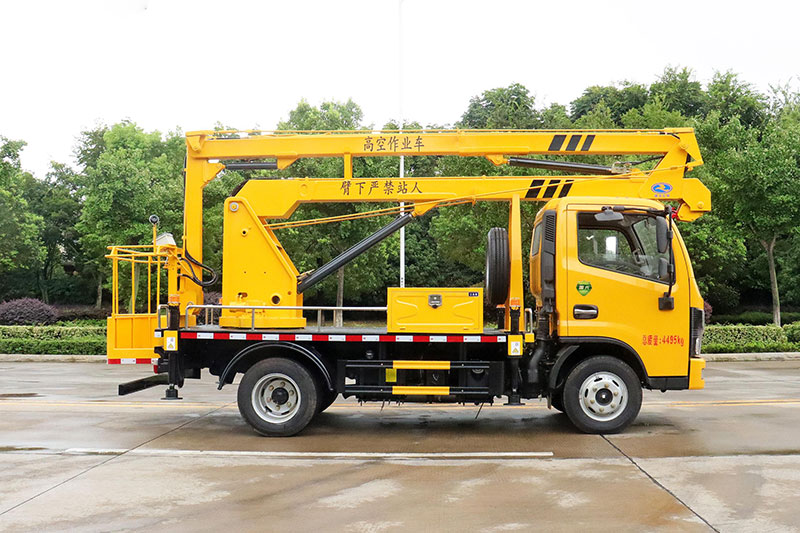 東風(fēng)13.5米單排藍牌高空作業(yè)車