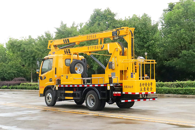 東風(fēng)13.5米單排藍牌高空作業(yè)車