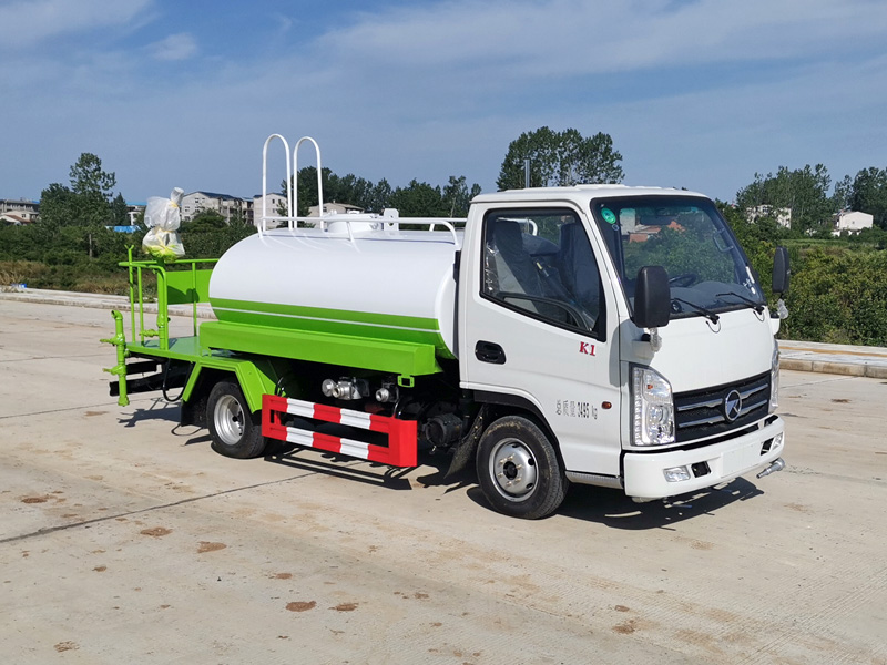 凱馬2方藍(lán)牌灑水車(chē)