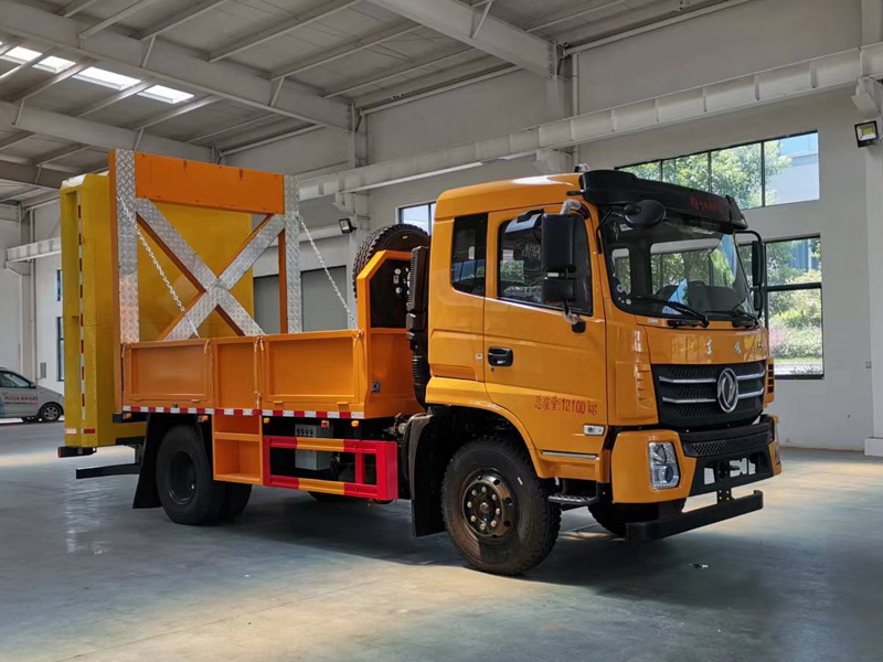 程力威牌CLW5121TFZBHA型防撞緩沖車