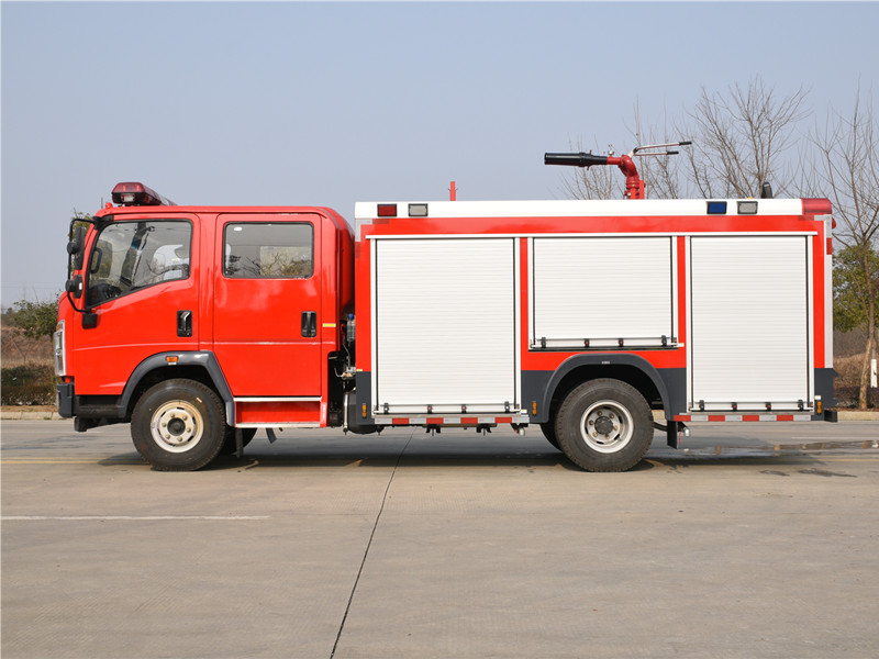 重汽輕卡4噸水罐消防車(chē)